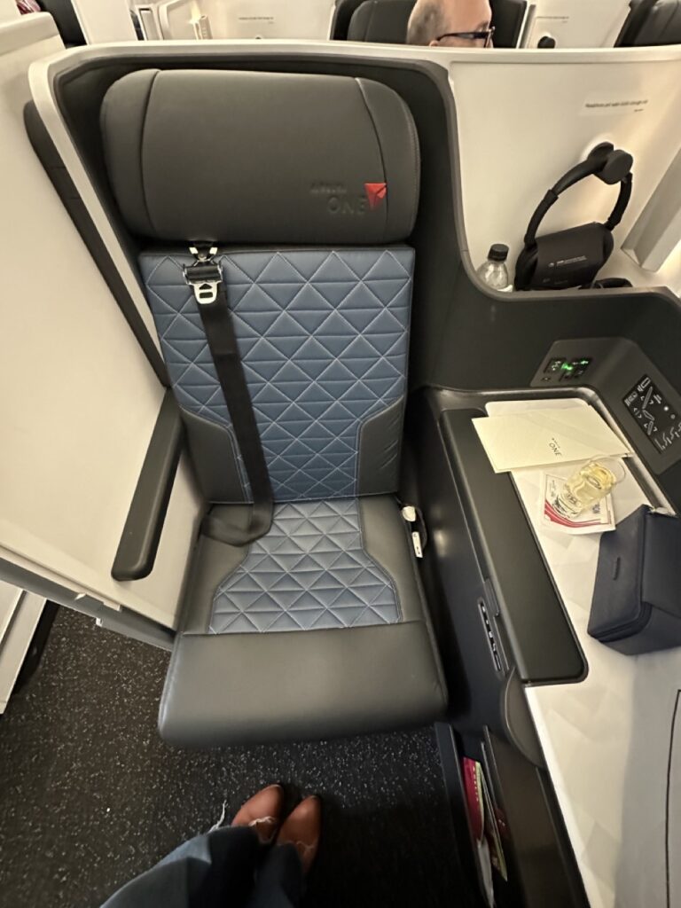delta one london to seattle review