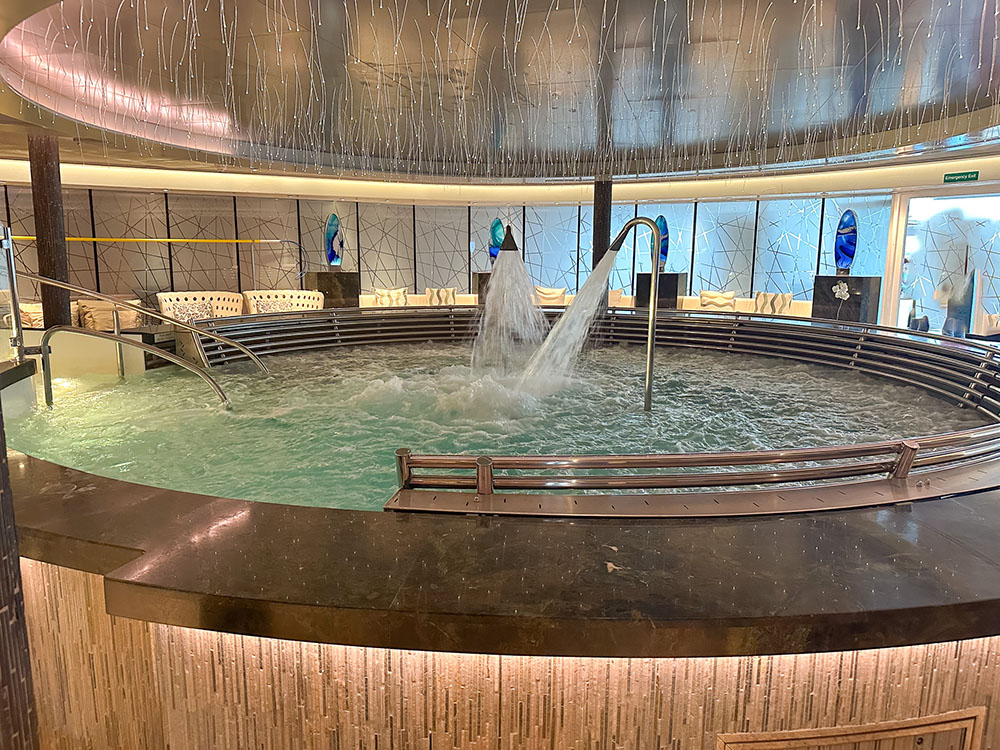The hydrotherapy pool in the Greenhouse Spa & Salon on the Holland America Line MS Rotterdam.