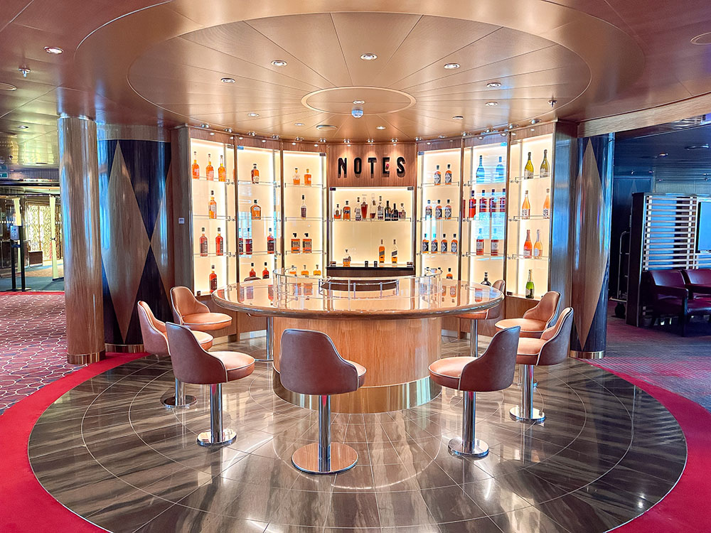 The Notes bar on the Holland America Line MS Rotterdam.